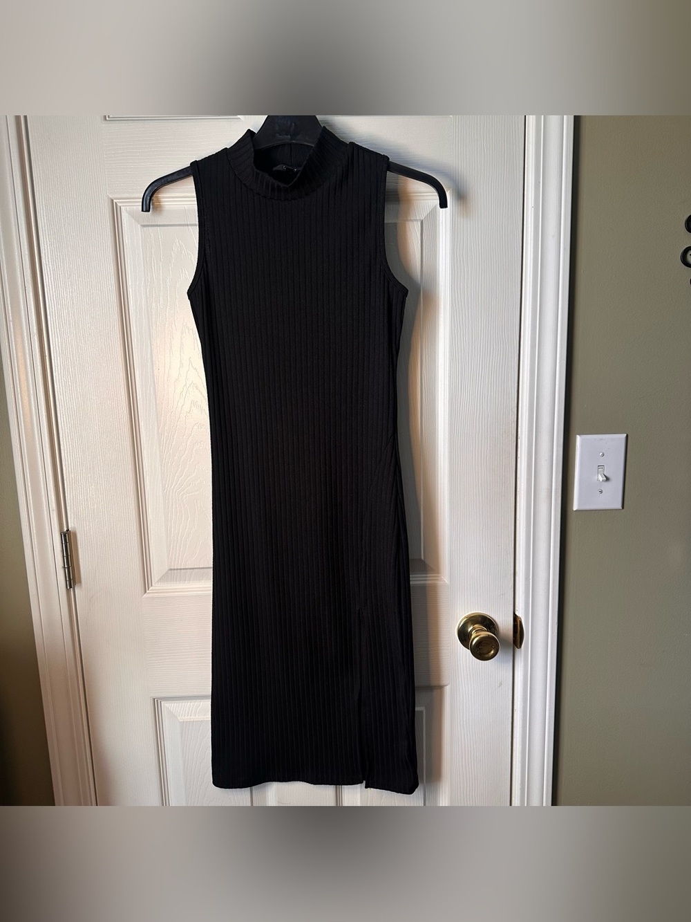 Size Small Black Ribbed Sleeveless Long Dress With Side Slit